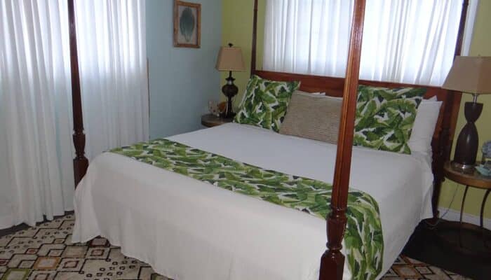 Kings with Kichenette Gallery