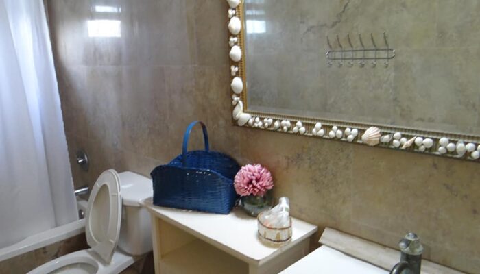 Kings with Kichenette Gallery